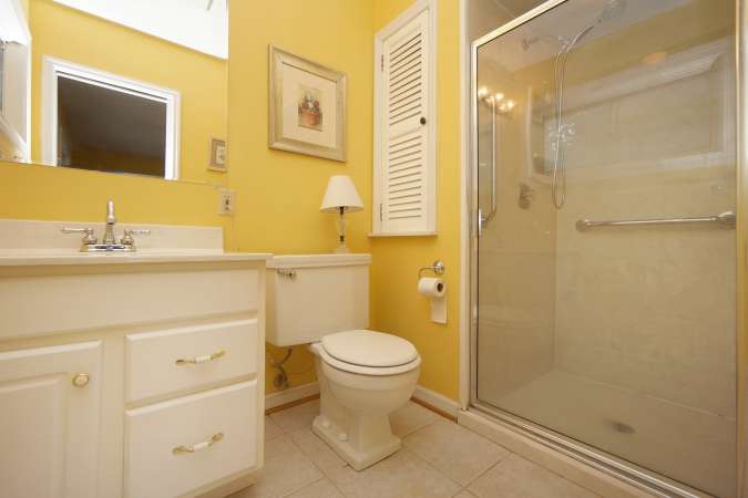 Adjoining Full Bath