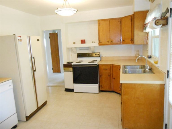 Kitchen w/Wood Cabinets