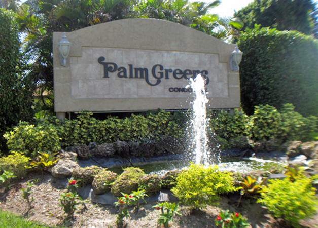 Palm Greens Condo II ... with it's own pool & tennis court ...