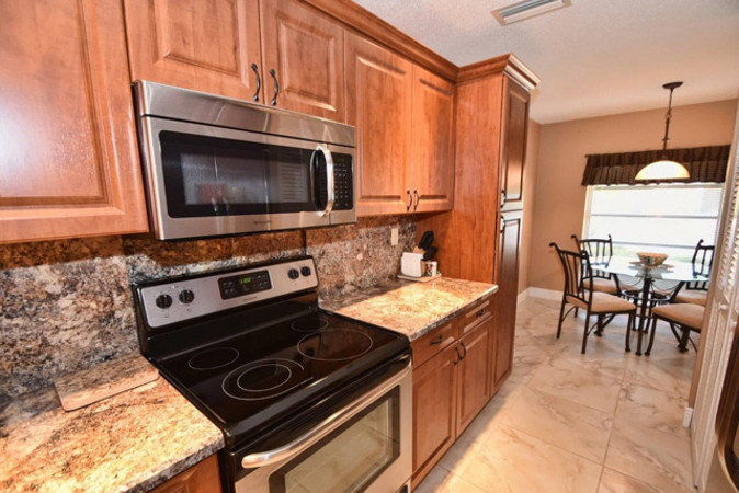 ...  pantry.  Washer / Dryer located in laundry closet.