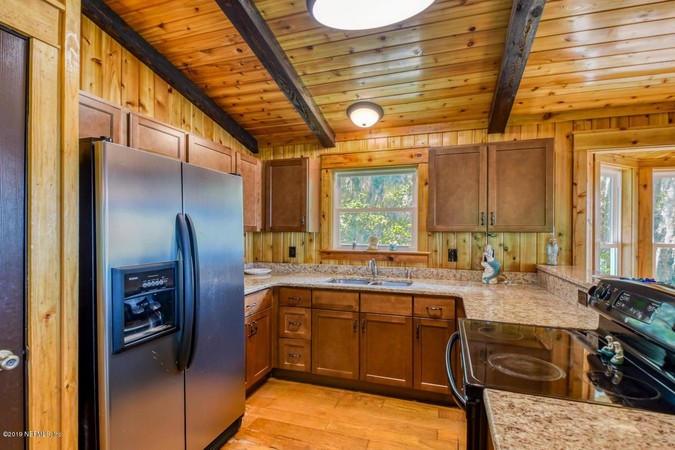 Fully Remodeled Kitchen